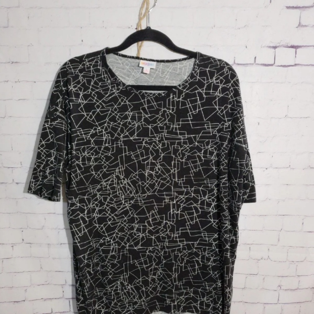Lularoe black and white Irma size small